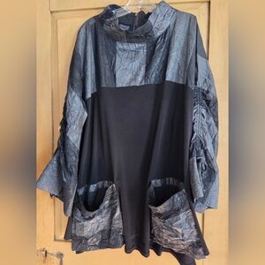 IC COLLECTION Black Textured Top